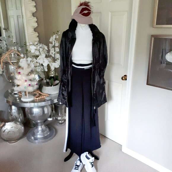 EUC Kendall + Kylie black white high waist wide leg trackpants - Picture 5 of 9